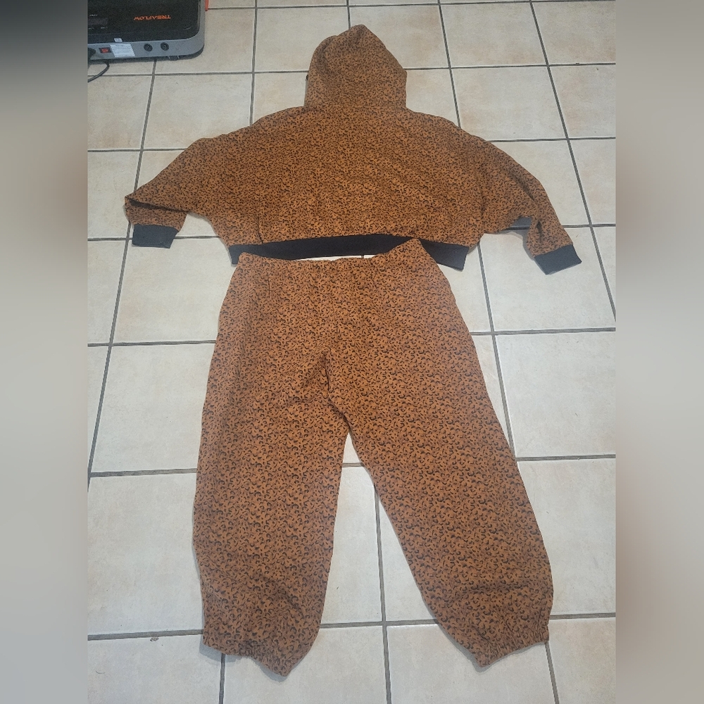 Levi's Brown Leopard Print Pants - Picture 2 of 5